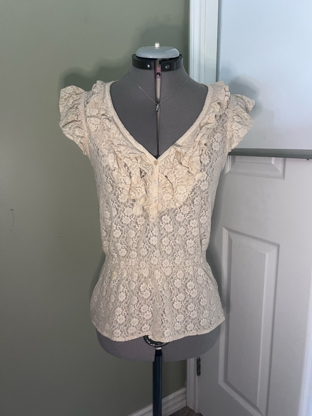 Divided Lace Peplum Blouse Size 6 Ivory Cream